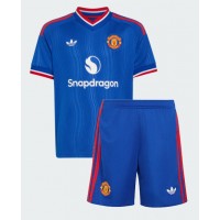 Dětský fotbalový dres Manchester United Harry Maguire #5 2026-27 Venkovní Krátký Rukáv (+ trenýrky)